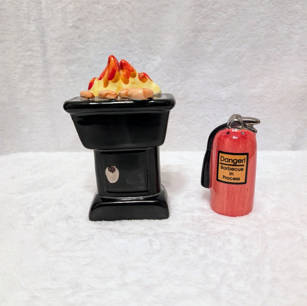 BBQ and fire extinguisher salt and pepper shaker. VINTAGE.